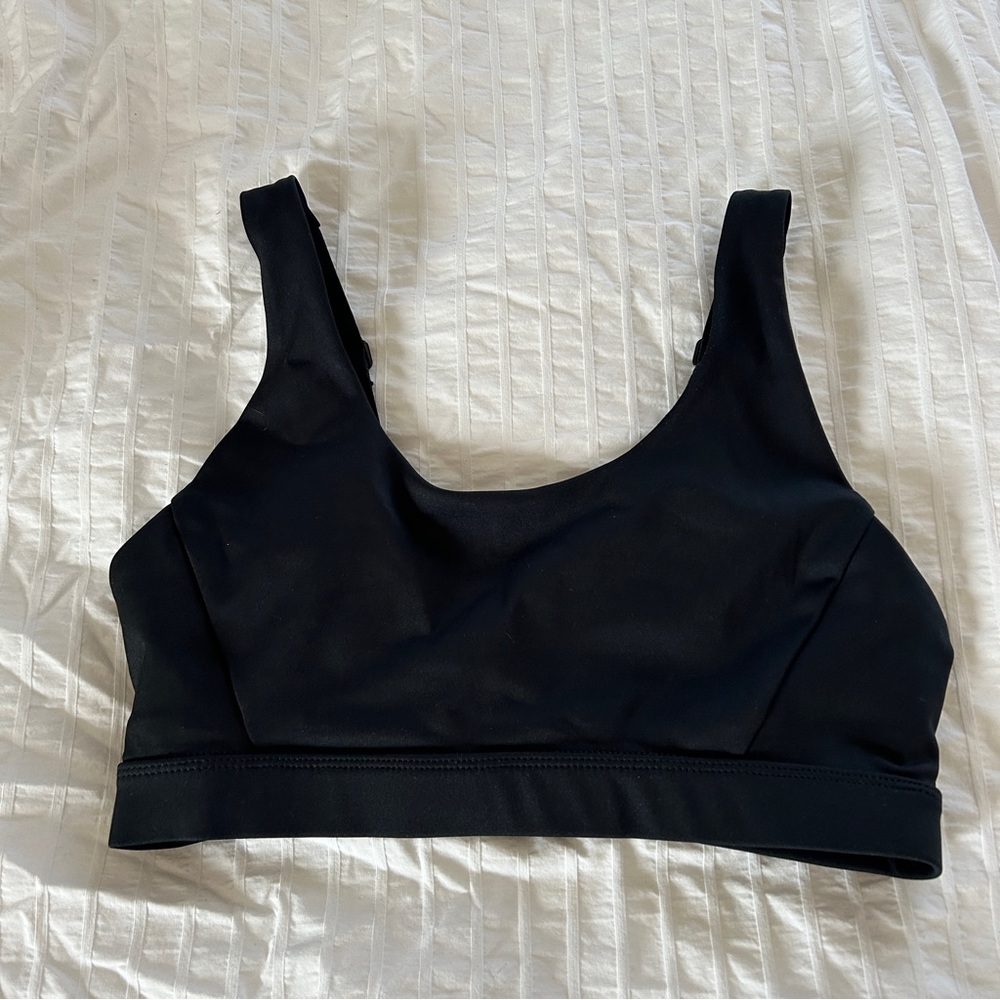 LOLE Black Sports Bra Medium Impact Convertible Adjustable Size Medium